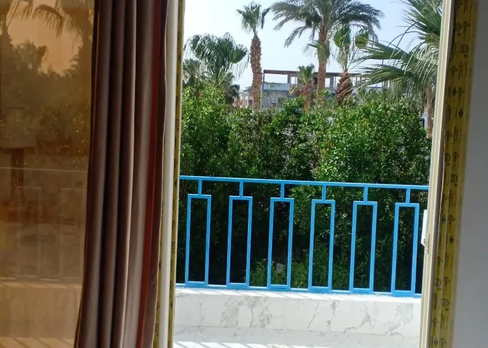 A Two-room In The Village Of Lale Land, Mirage Bay, Ecopark 4*